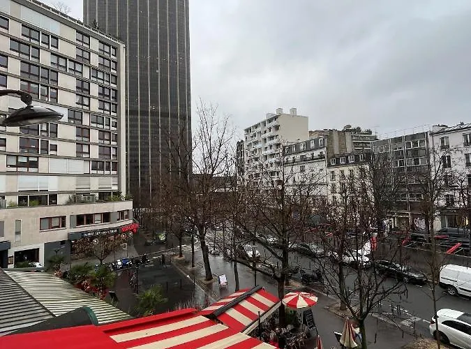 Hotel De La Tour Parigi